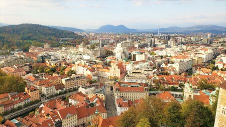 Poznaj poradniki na temat dobrych praktyk w Słowenii