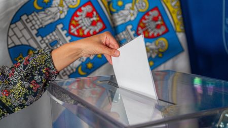 Wybory samorządowe - poznański niezbędnik wyborcy online już działa